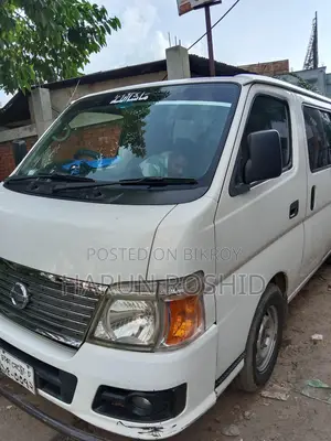 Nissan Urvan craven 2010