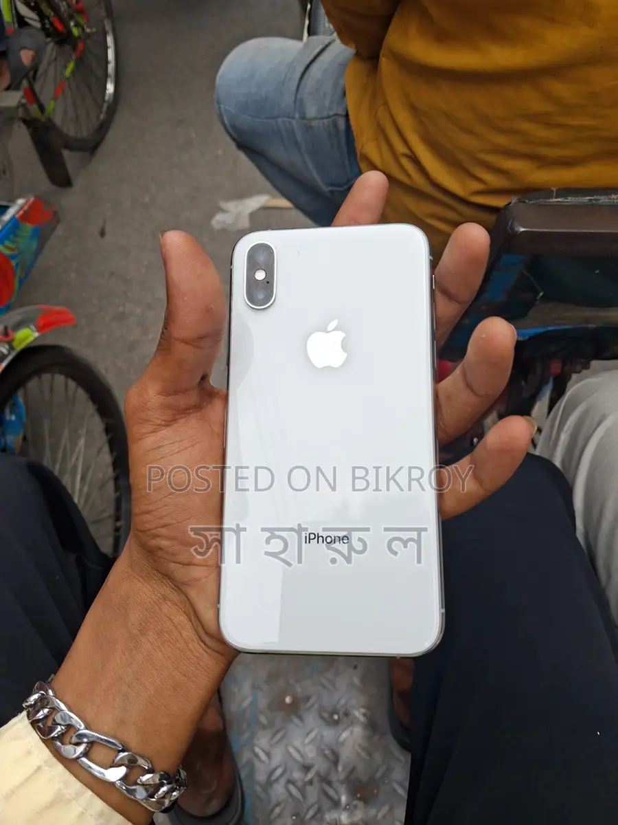 Apple iPhone XS (Used)