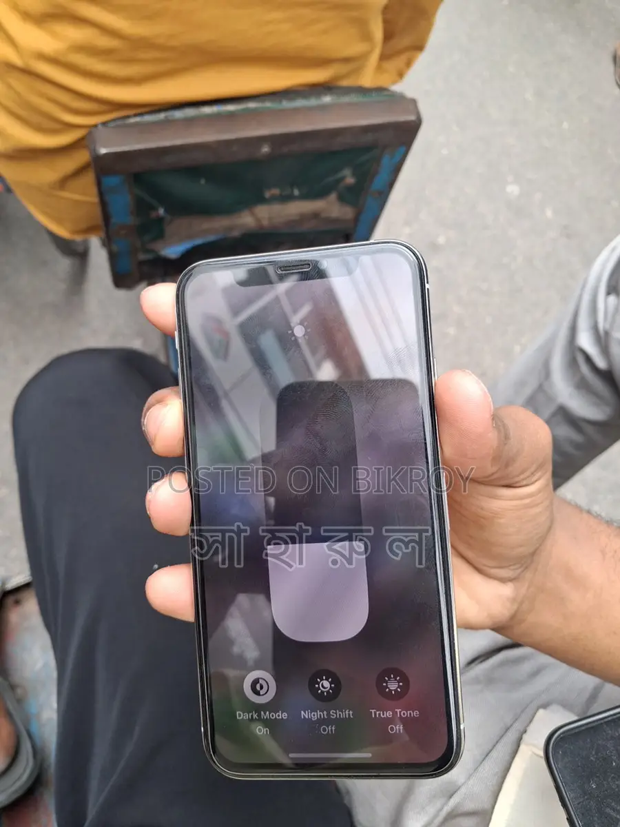 Apple iPhone XS (Used)