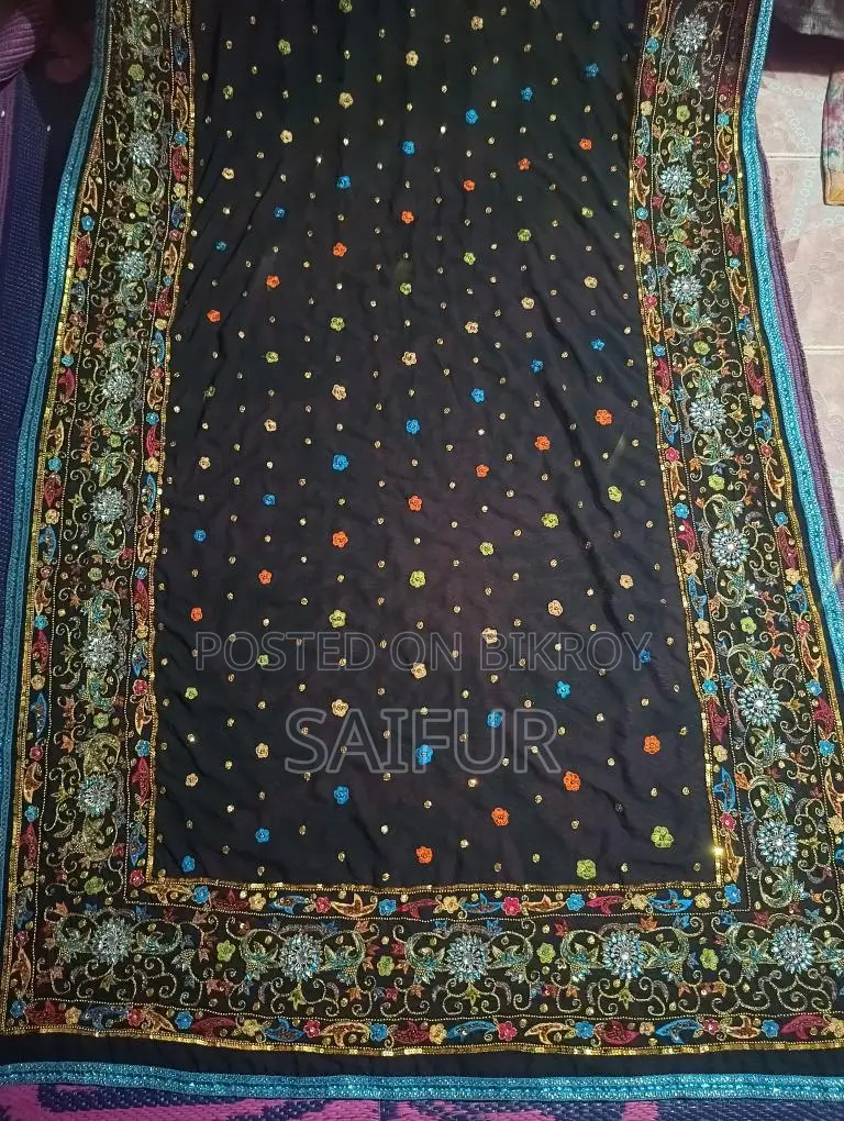 শাড়ি বিক্রির জন্য