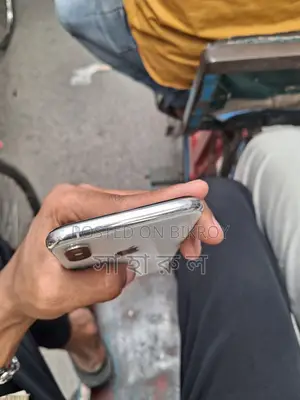 Apple iPhone XS (Used)