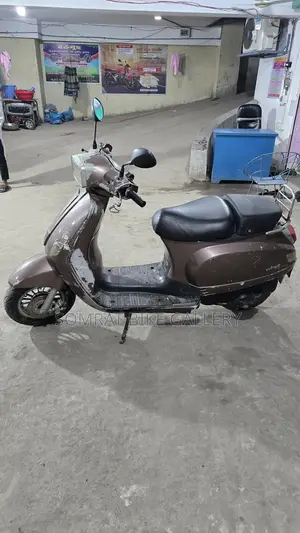 Vespa Scooter 2018