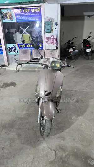 Vespa Scooter 2018