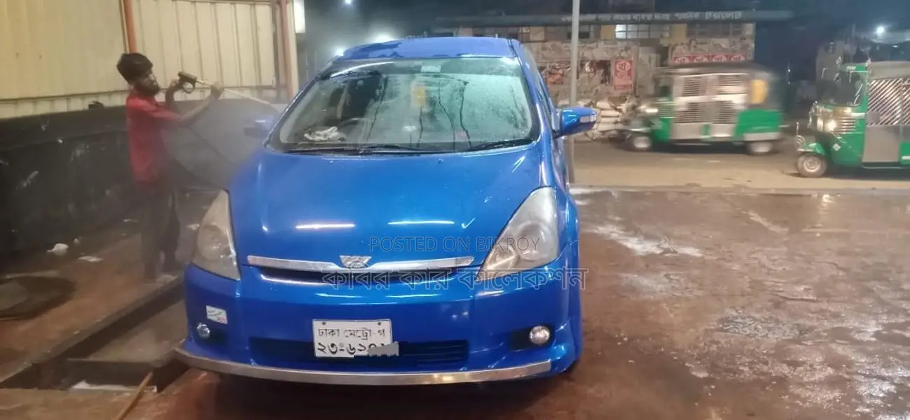 Toyota Wish blue 2003