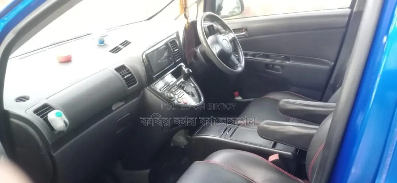 Toyota Wish blue 2003