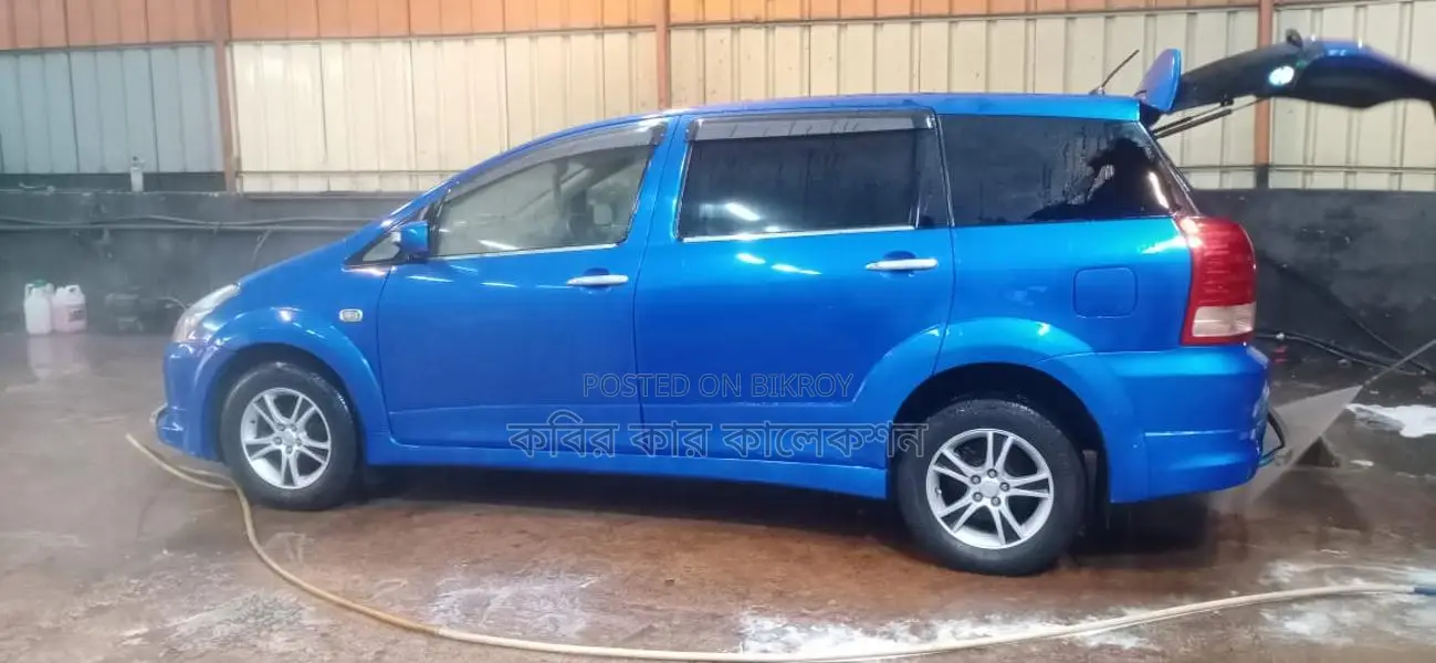 Toyota Wish blue 2003