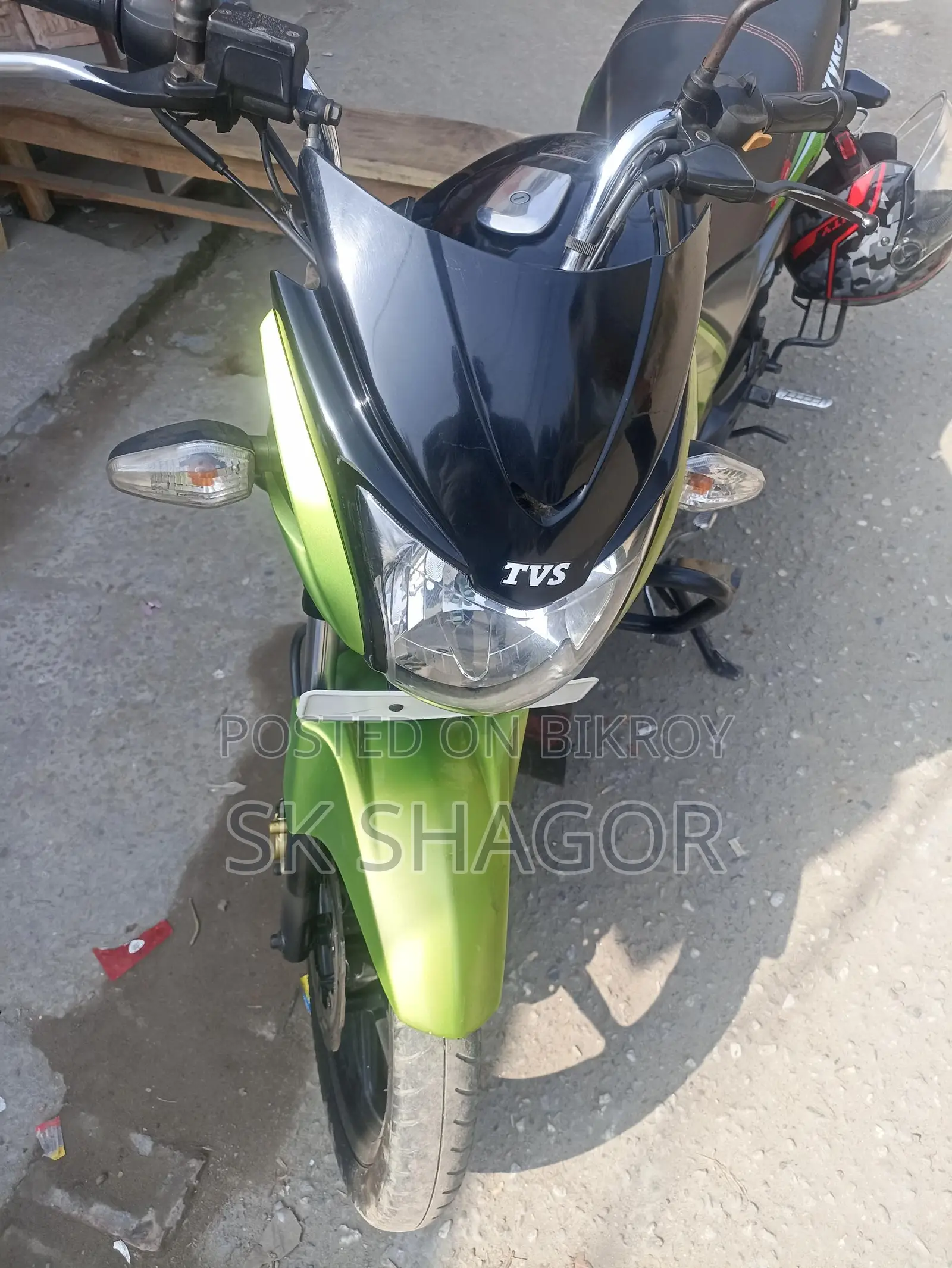 TVS Stryker . 2019