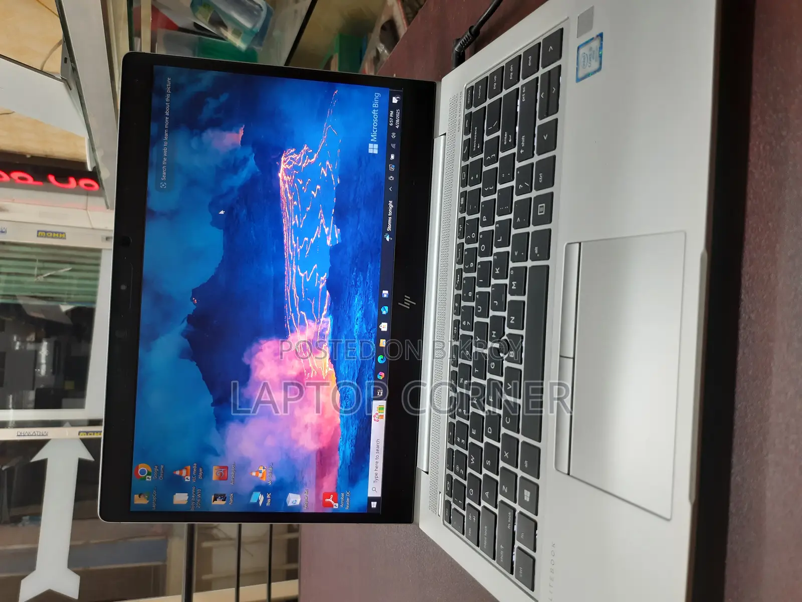 256 GB/8(GB) SLIM**8TH GENERATION*SUITABLE FOR FREE LANCING**i5**