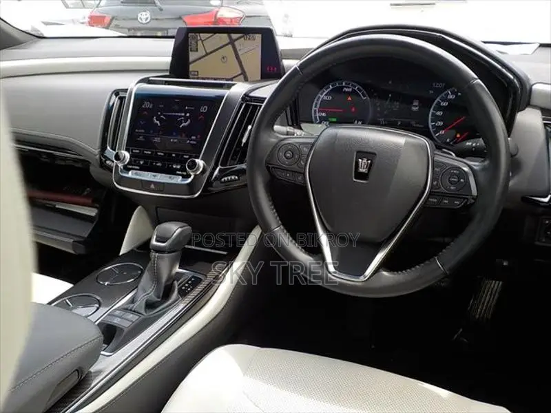 Toyota Crown RS Advance 2018