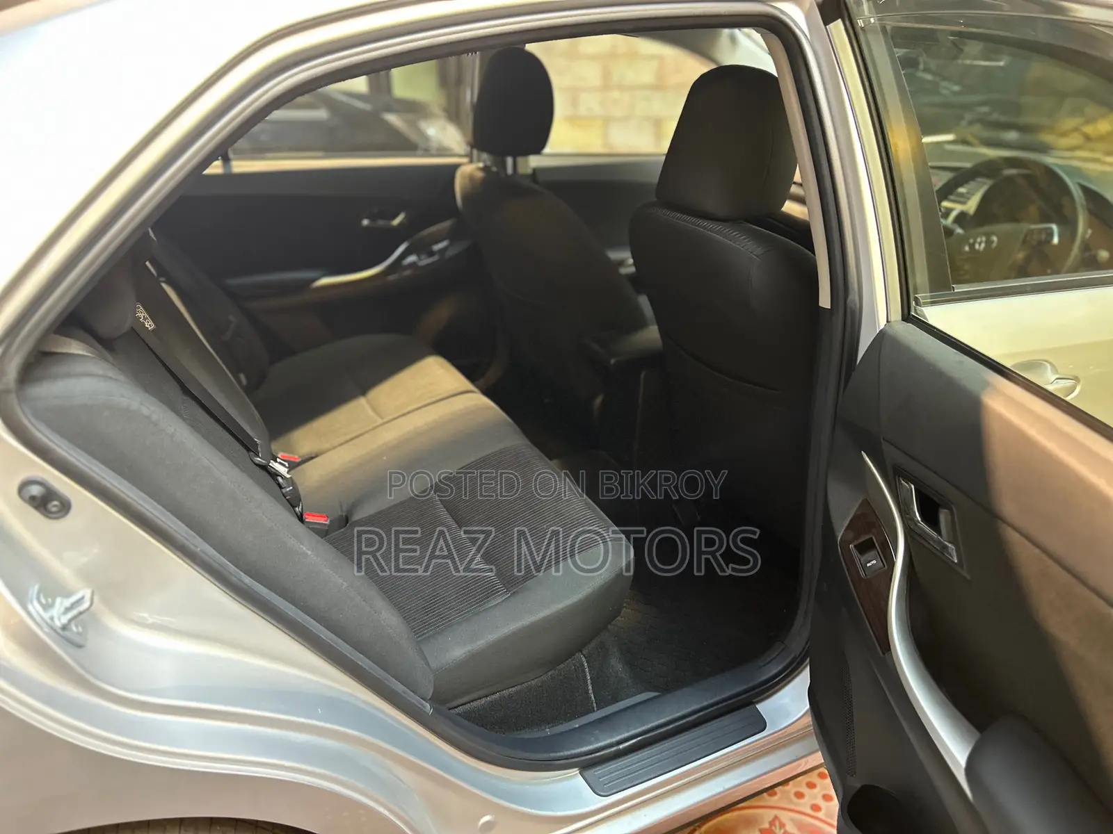 Toyota Allion G PKG / SILVER 2020
