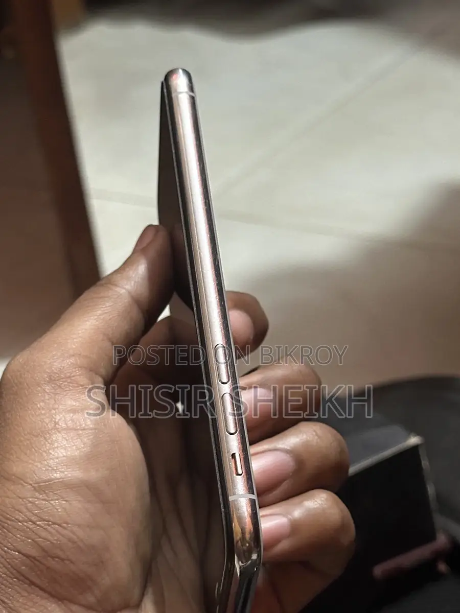 Apple iPhone XS (Used)