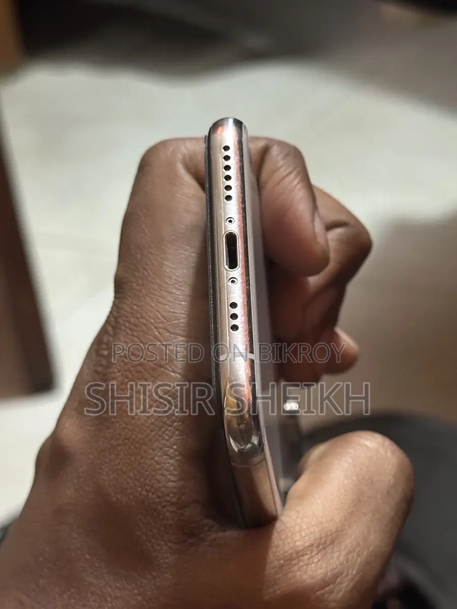 Apple iPhone XS (Used)