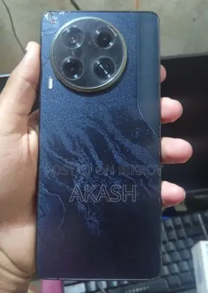 Tecno Camon 30 8/256 (Used)