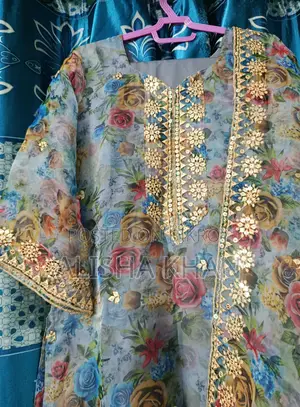 রেডিমেড ইন্ডিয়ান থ্রি পিস সেল করবো।