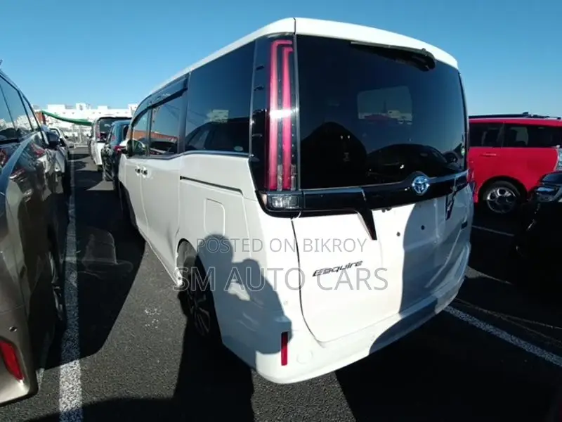Toyota Esquire Hybrid Gi Premium 2021
