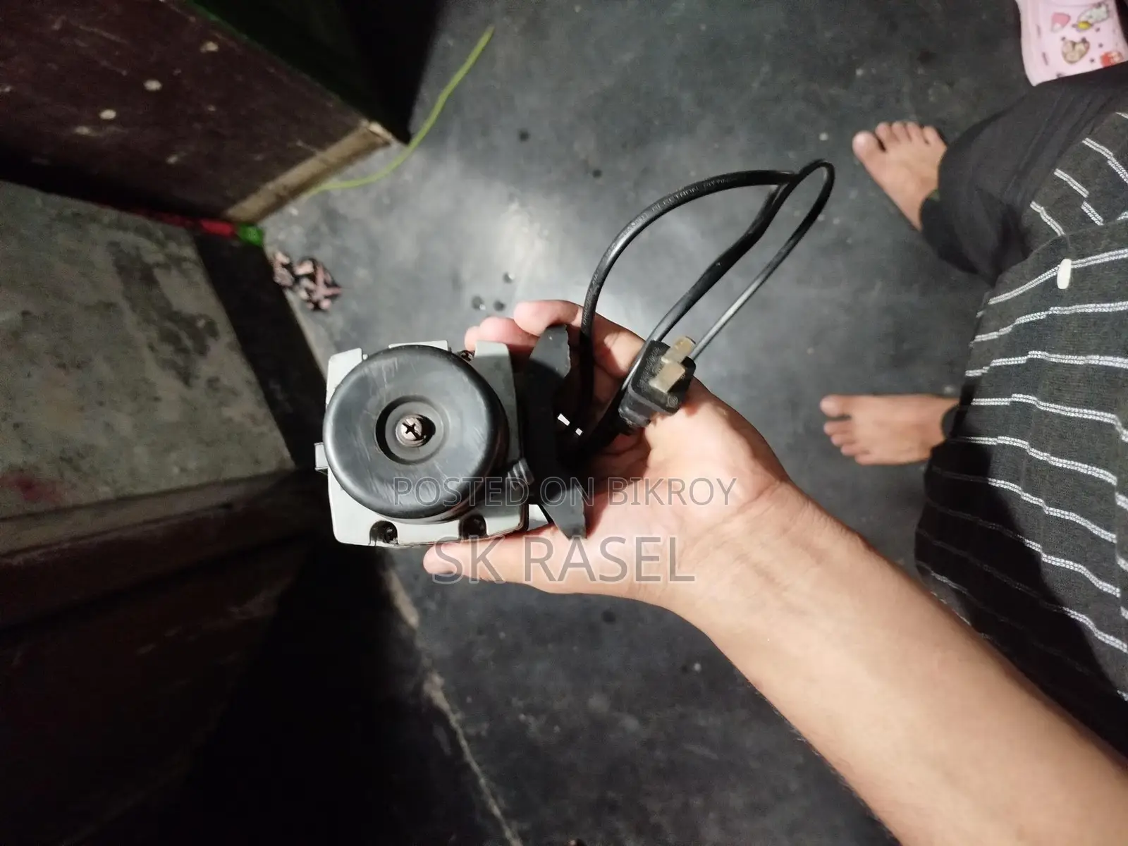 একুরিয়াম এয়ার পাম্প ০০১