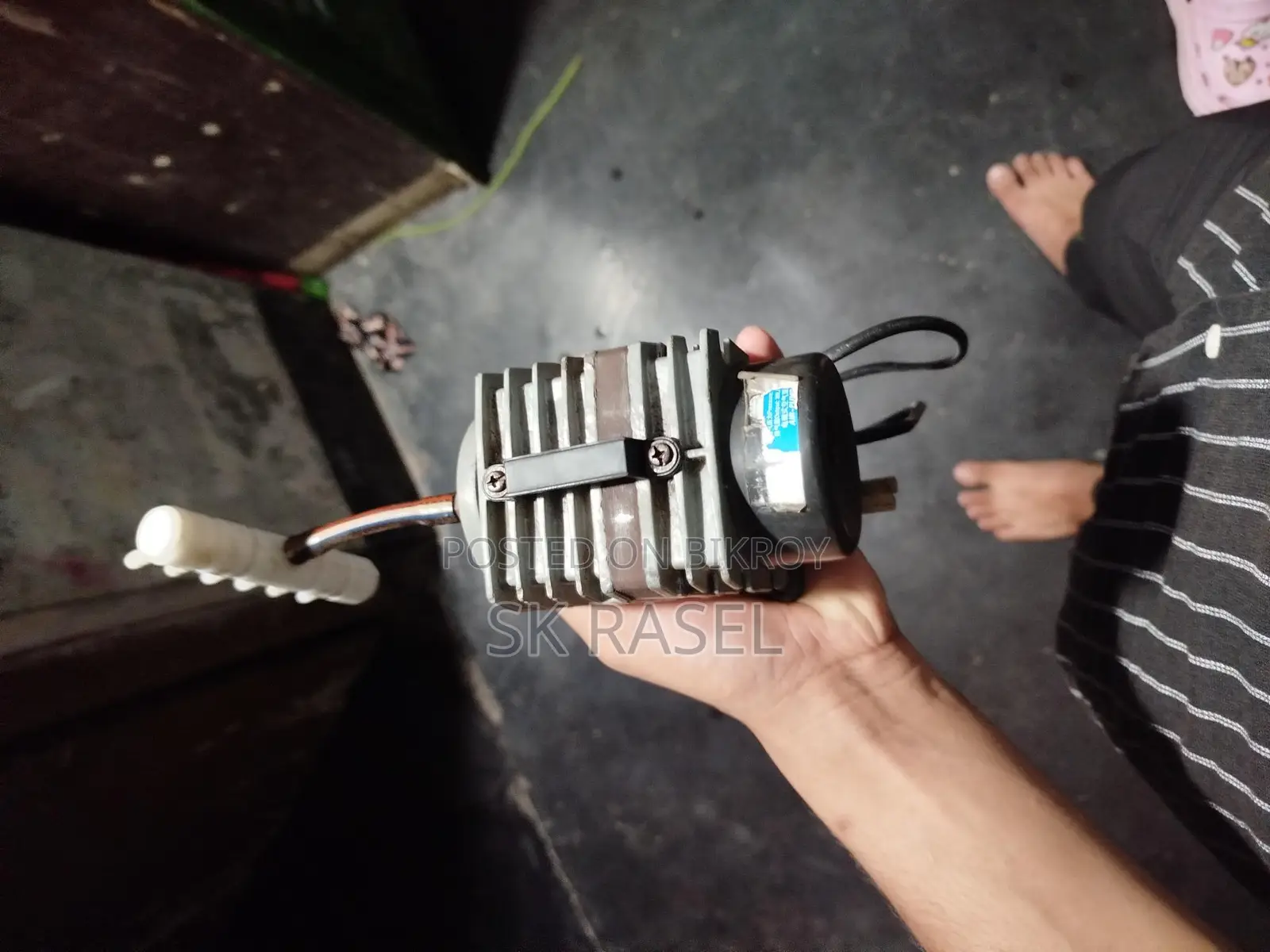 একুরিয়াম এয়ার পাম্প ০০১