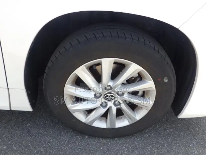 Toyota Noah Hybrid G Pearl New 2022