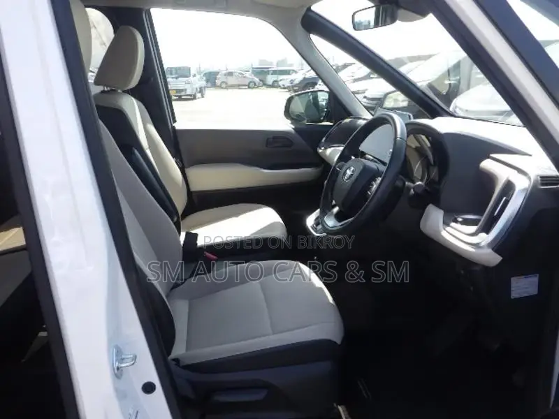 Toyota Noah Hybrid G Pearl New 2022