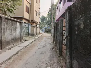 ০৪ শতক নিষ্কণ্টক জমি পাকা রাস্তা বাউন্ডারি ঘেরা