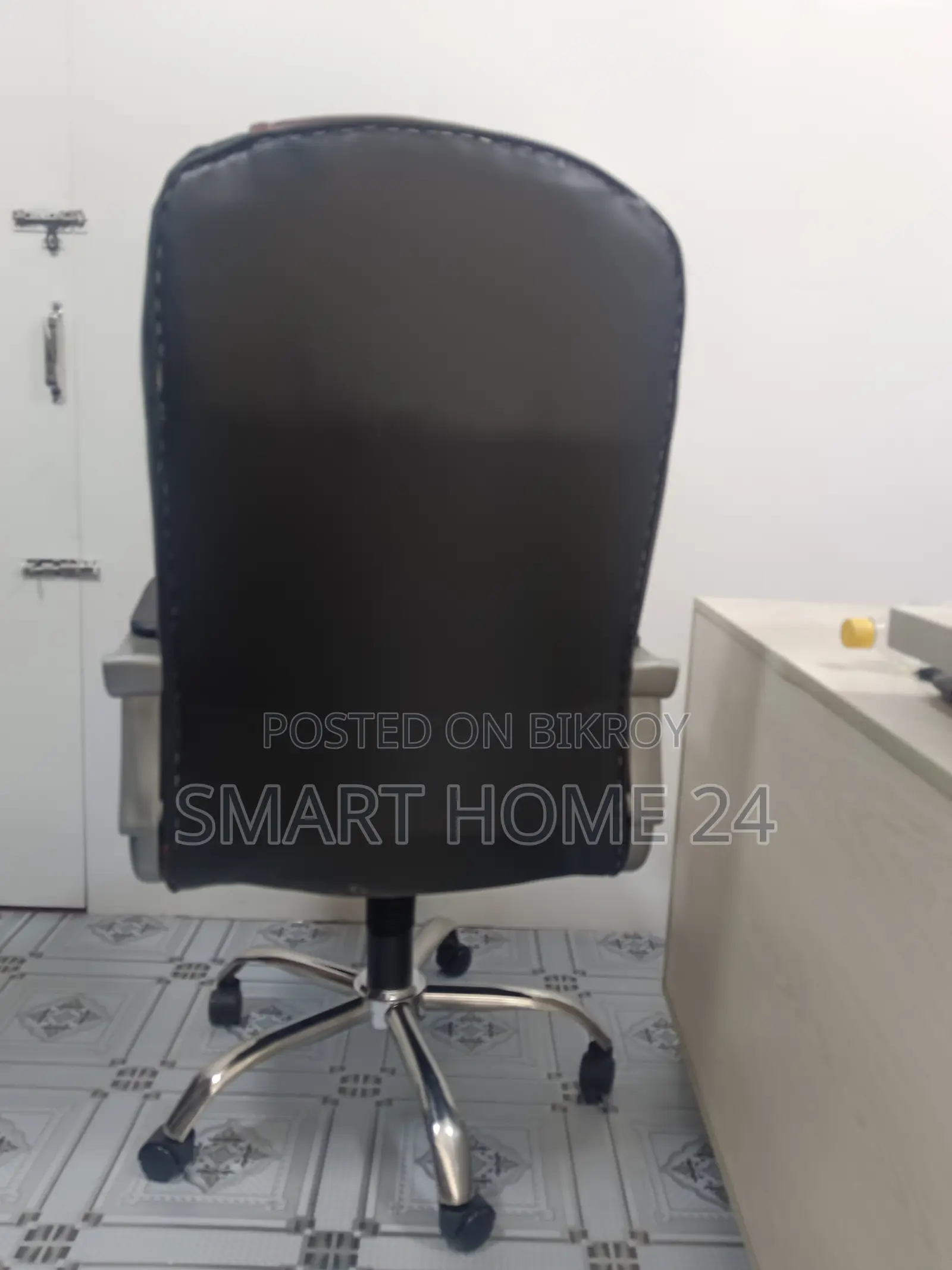 Premium Executive High-Back Office Chair – Dual Color