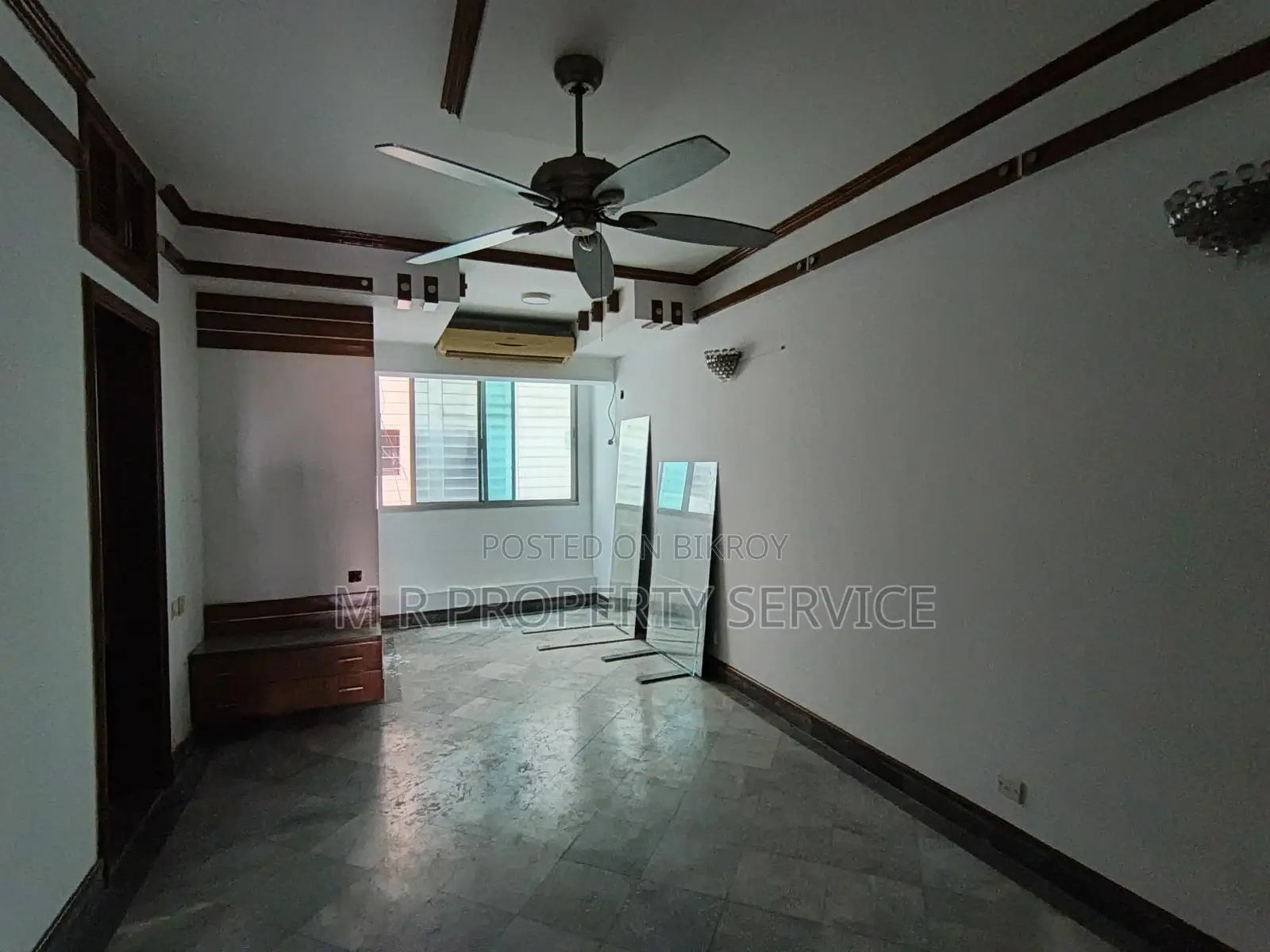Baridhara Diplomatic Duplex Semi Furnished Apartment Rent