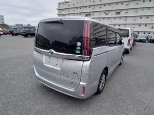 Toyota Noah 2020 Silver