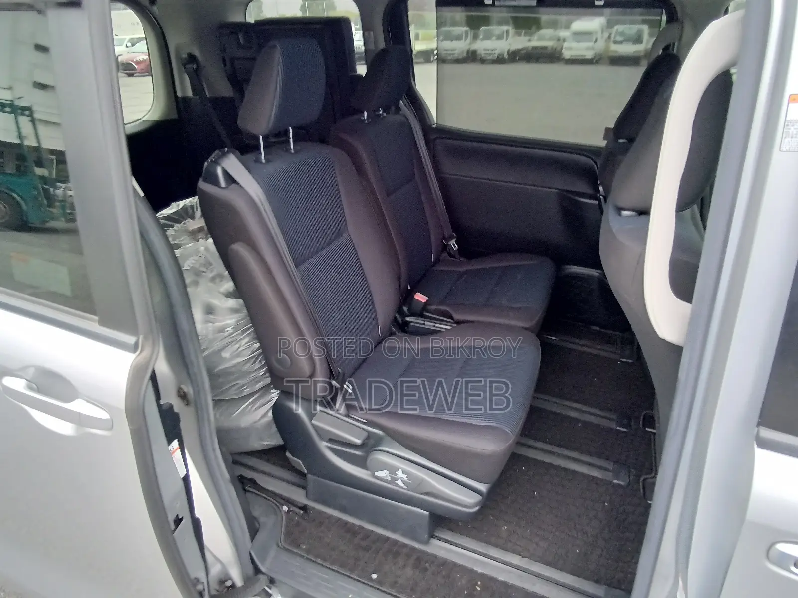 Toyota Noah 2020 Silver