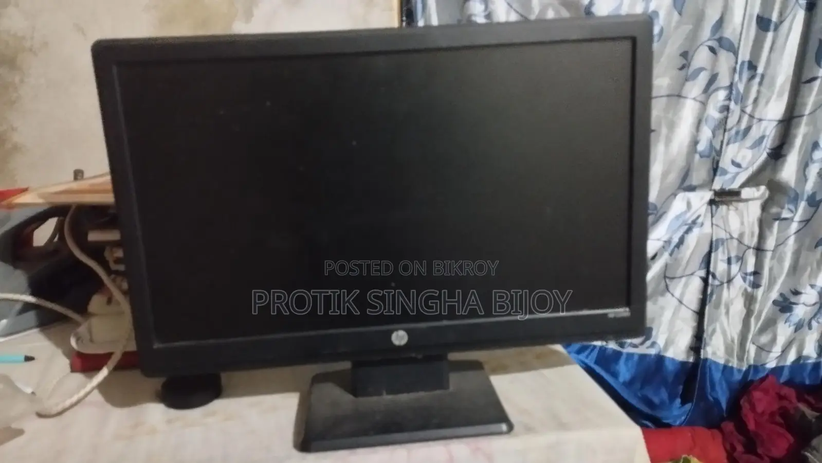 HP 18-inch Monitors