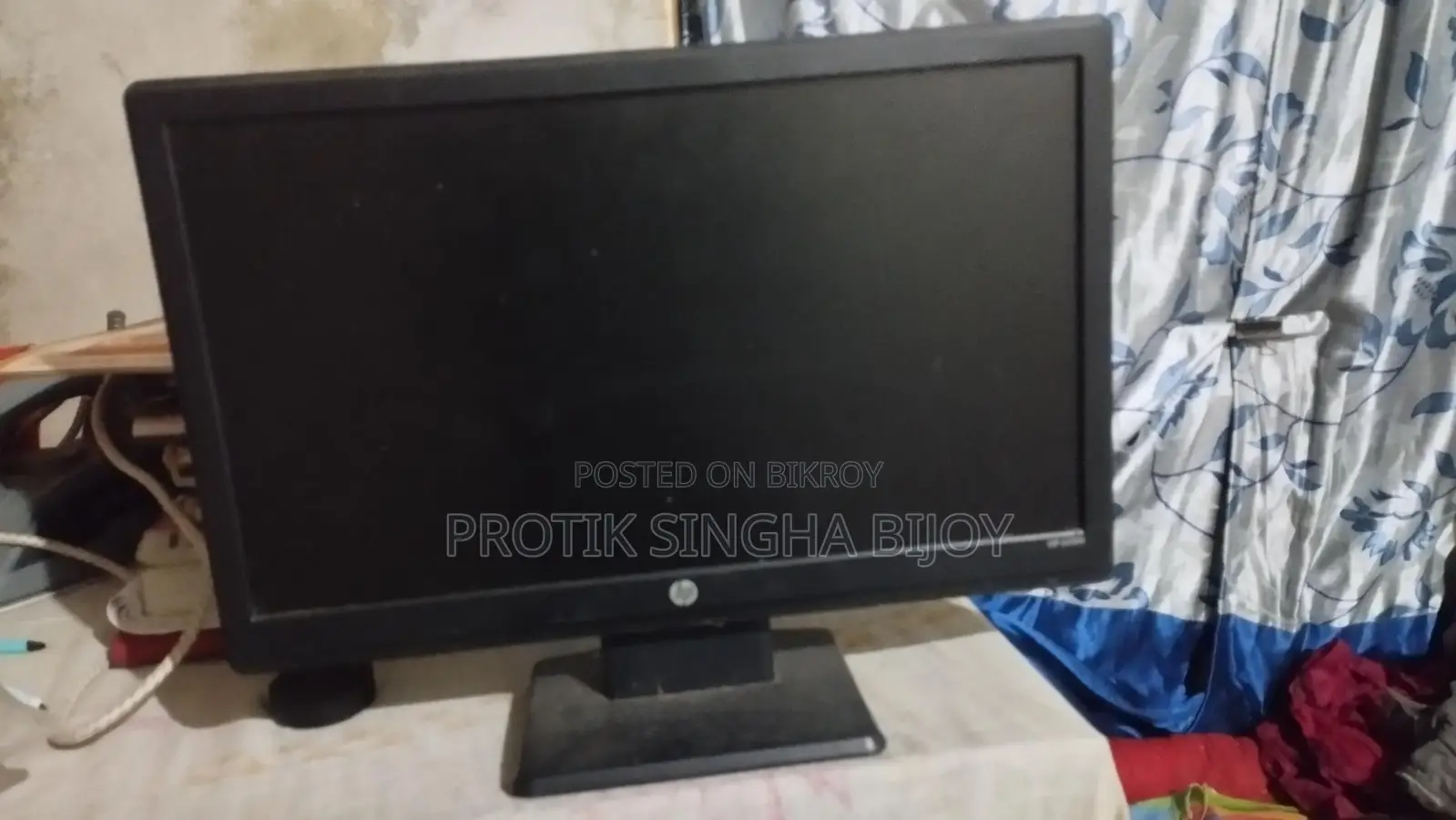 HP 18-inch Monitors