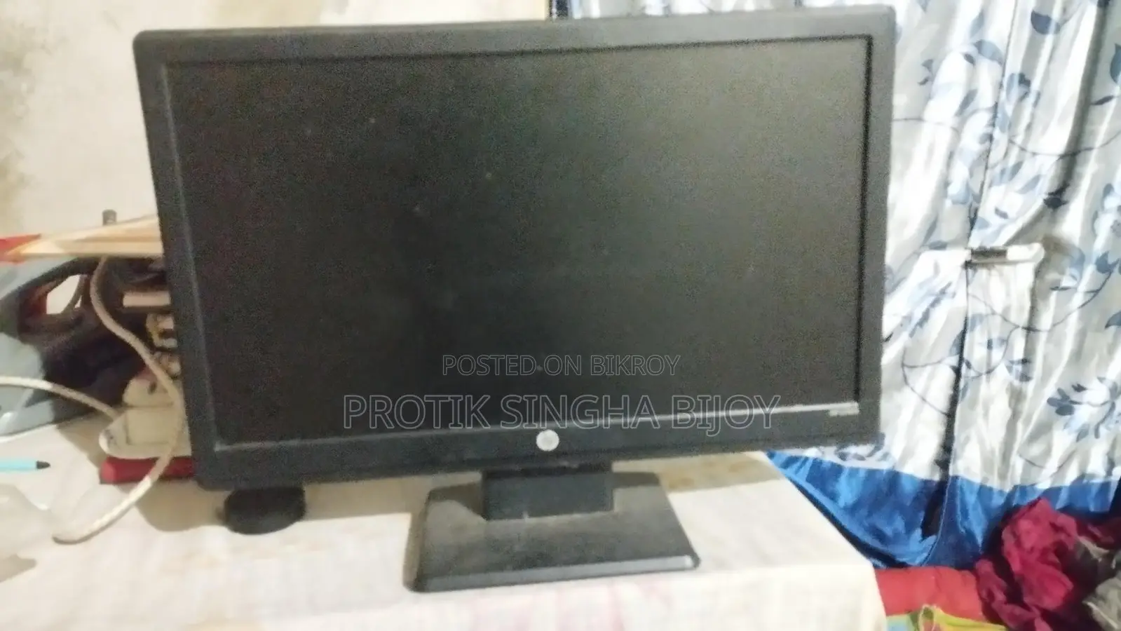 HP 18-inch Monitors