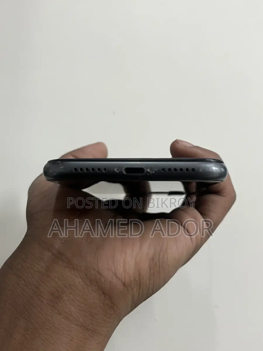 Apple iPhone 11 (Used)