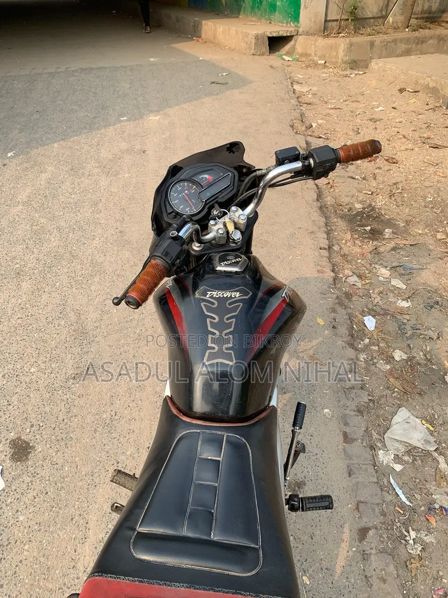 Bajaj Discover 2016