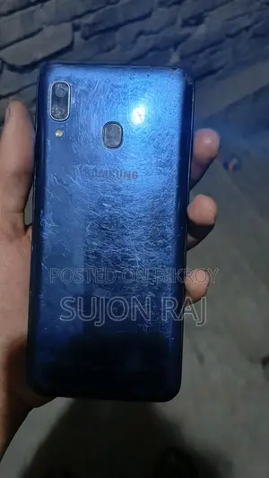 Samsung Galaxy A20 (Used)