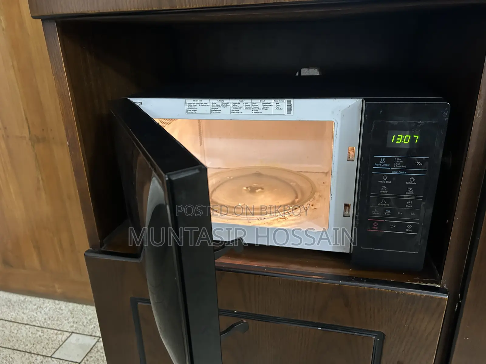 Microwave Oven in Running Condition
