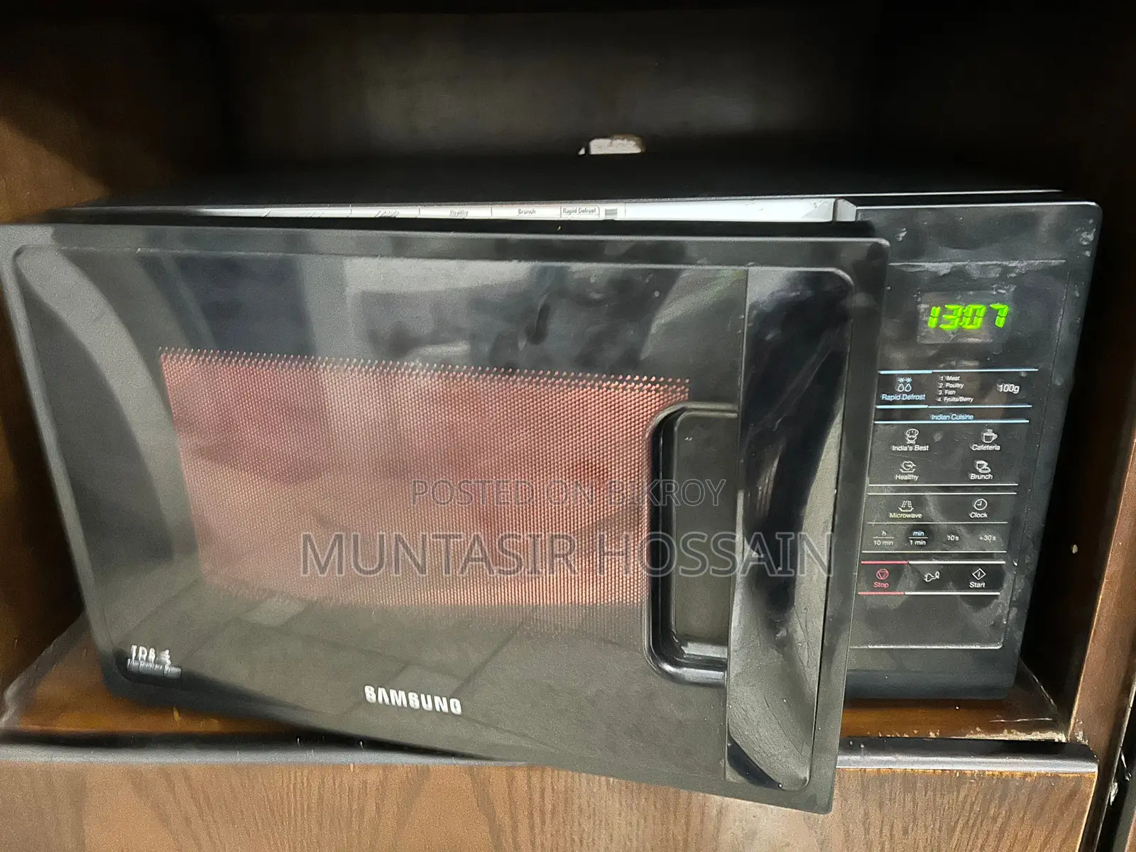 Microwave Oven in Running Condition