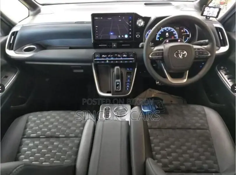 Toyota Voxy SZ HYB GR EDITION 2023