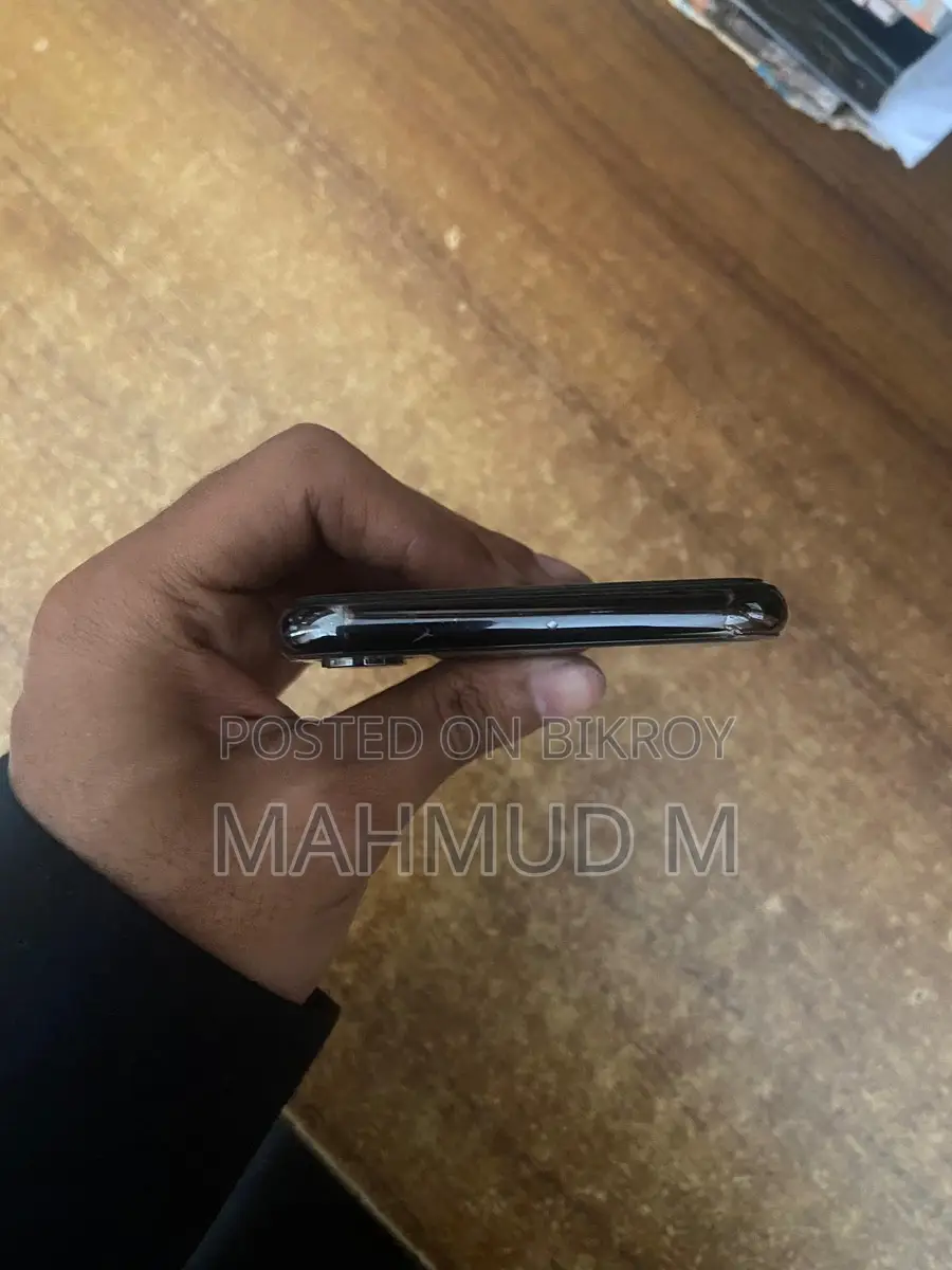 Apple iPhone X . (Used)