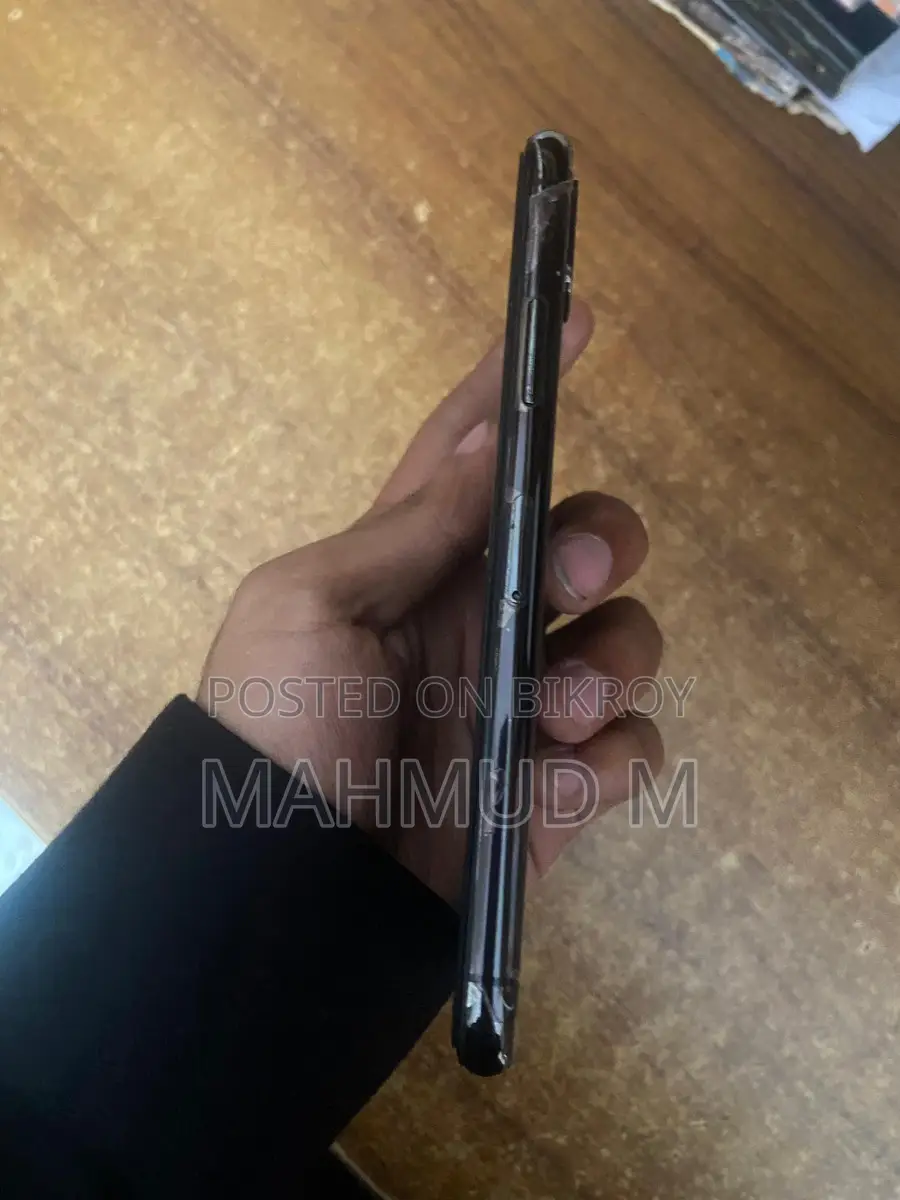 Apple iPhone X . (Used)