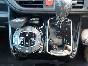 Toyota Noah Si WXB 2 2020