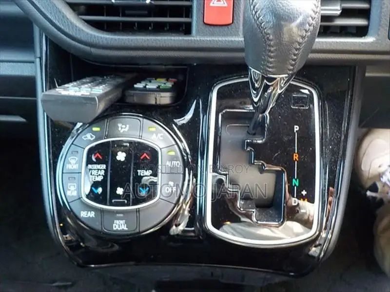 Toyota Noah Si WXB 2 2020