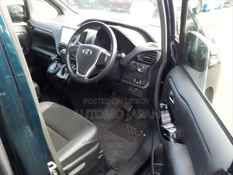 Toyota Noah Si WXB 2 2020
