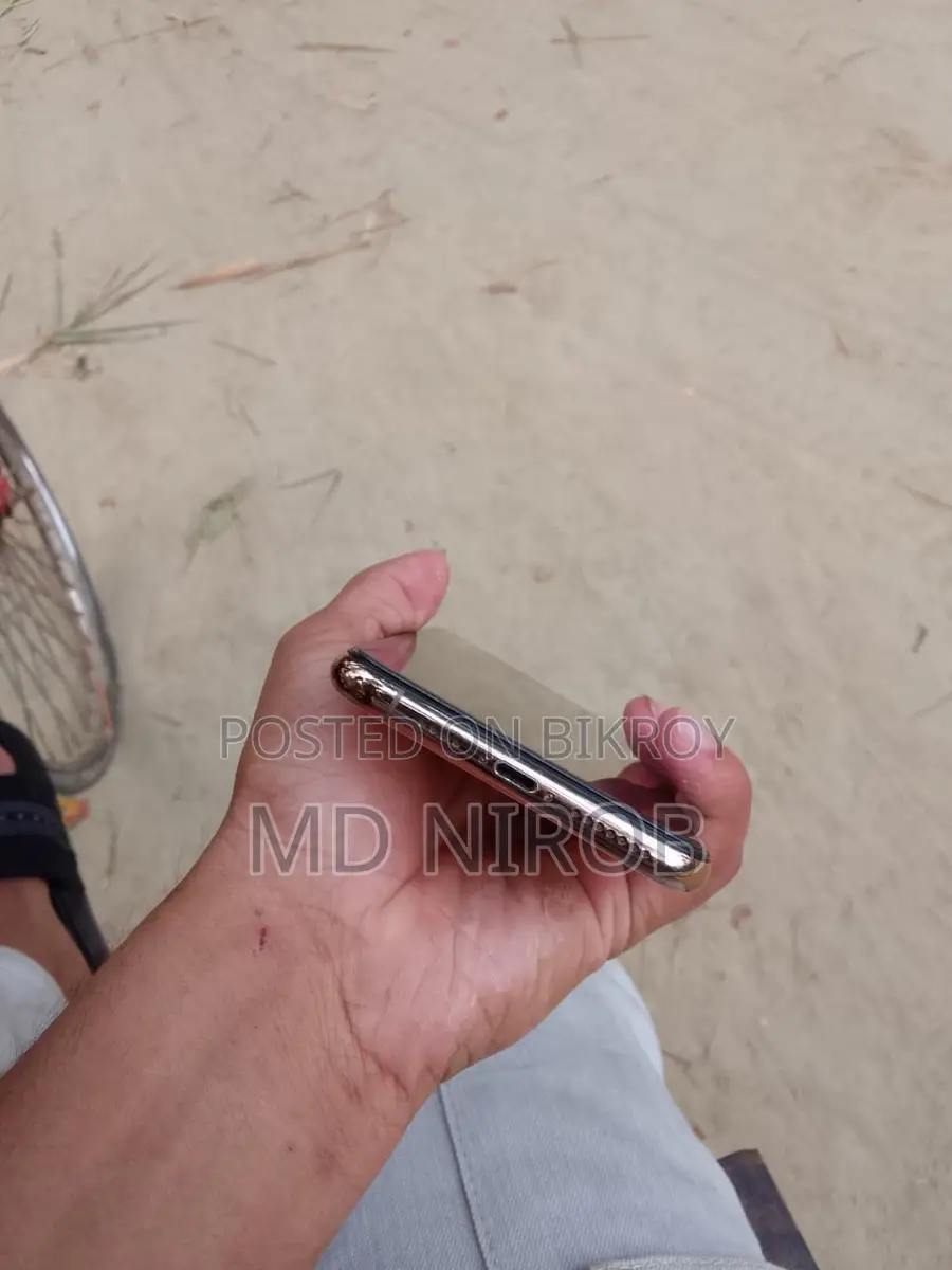 Apple iPhone 11 Pro Max (Used)