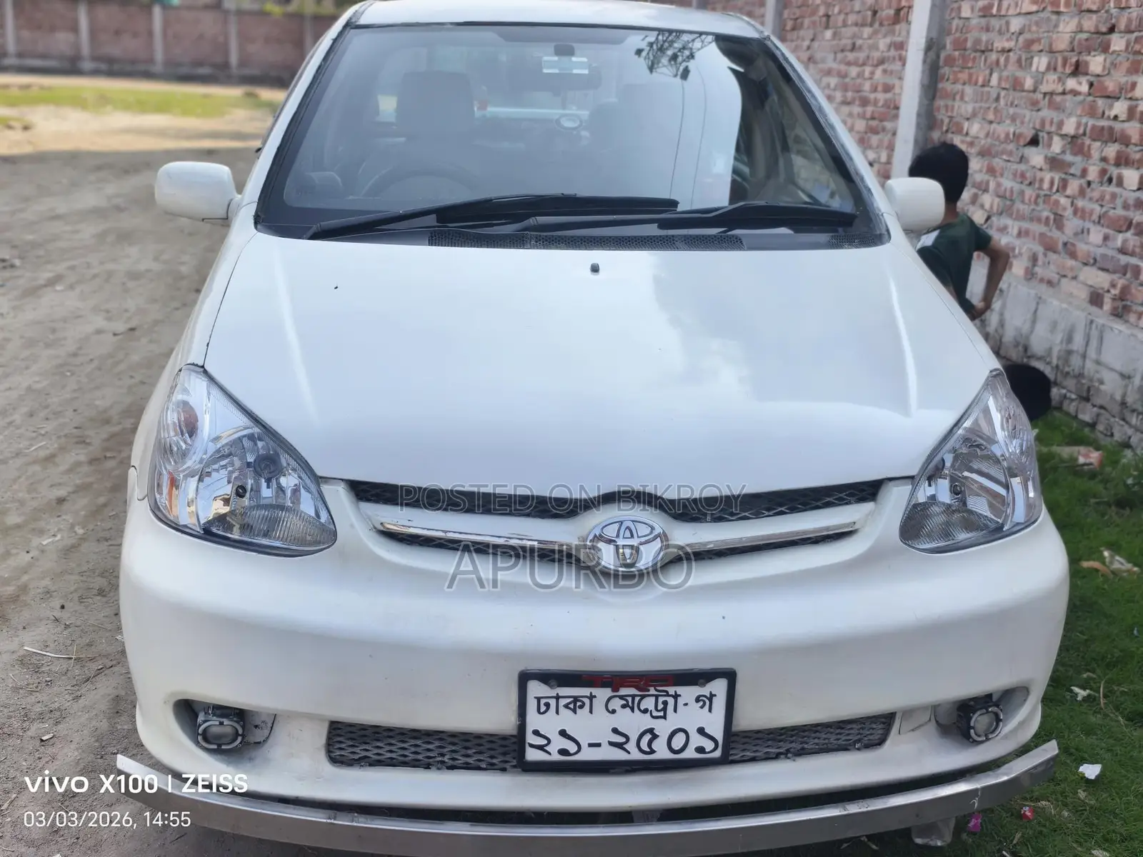 Toyota Platz 2003