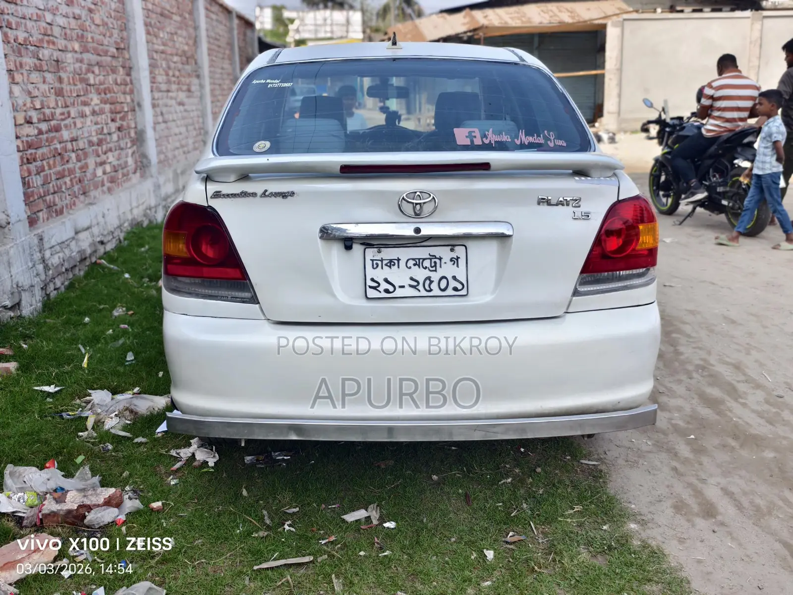 Toyota Platz 2003