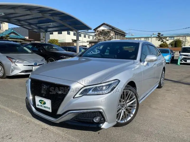 Toyota Crown RS Advance 2021