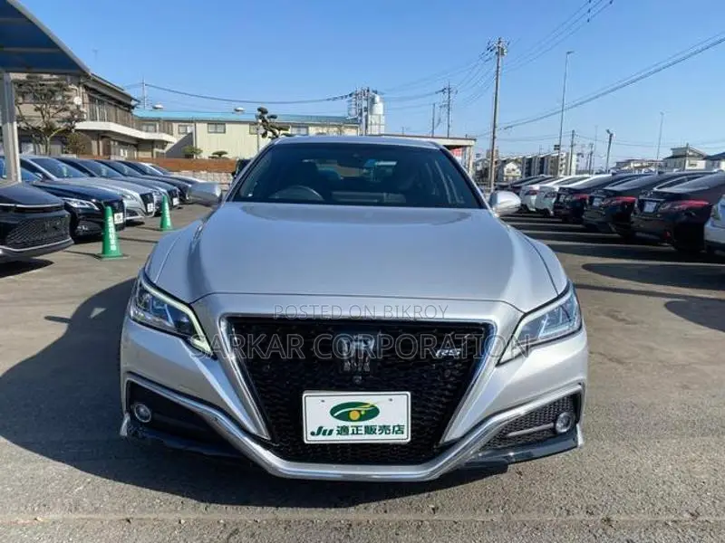 Toyota Crown RS Advance 2021