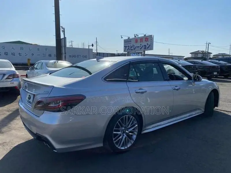 Toyota Crown RS Advance 2021