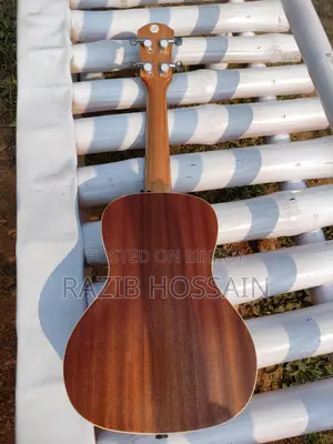 Ukulele বিক্রির জন্য