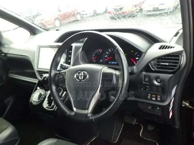 Toyota Noah Non Hybrid WXB Black 2021